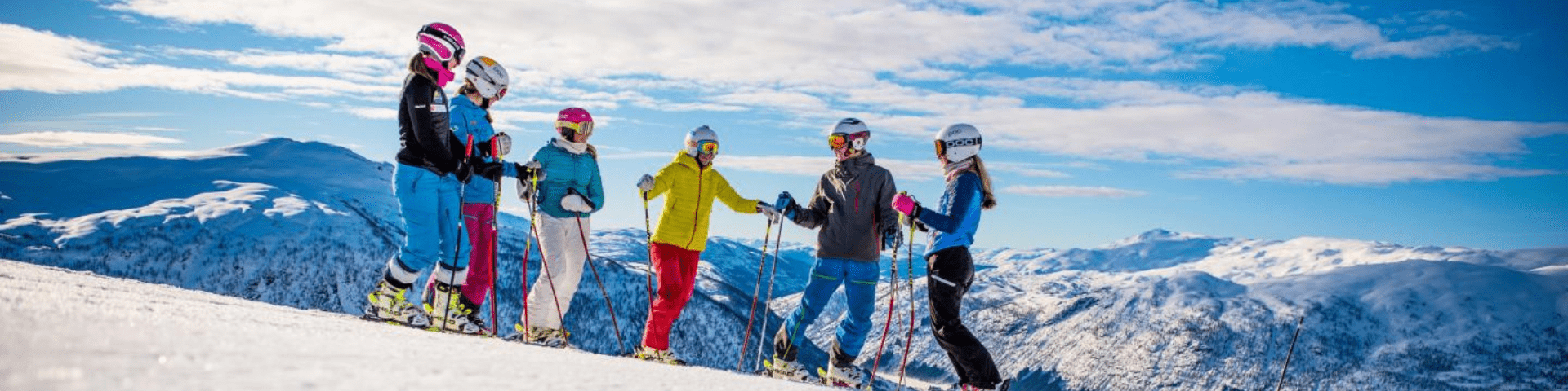 hero myrkdalen Ungdom på ski i Myrkdalen Credit Sverre F Hjornevik tilweb jpg