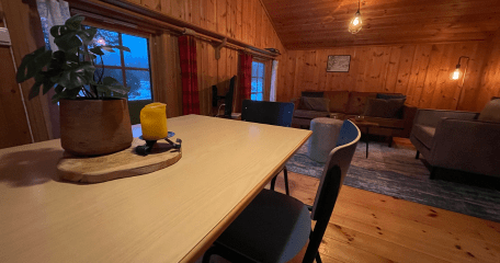https://scandicbooking.nl/wp-content/uploads/2025/06/thumbnail-Stabbur-eetkamer-1.png